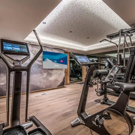 Apartment Luxueux Avec Spa, Parking & Wi-fi A Meribel - Fr-1-613-60 Les Allues