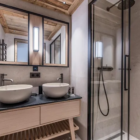 Luxueux Avec Spa, Parking & Wi-fi A Meribel - Fr-1-613-60 Apartment