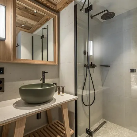 Luxueux Avec Spa, Parking & Wi-fi A Meribel - Fr-1-613-60 * Les Allues